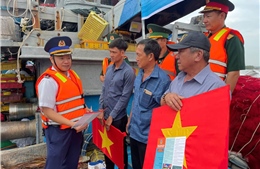 Cảnh sát biển Vùng 3 đồng hành cùng ngư dân huyện Long Đất