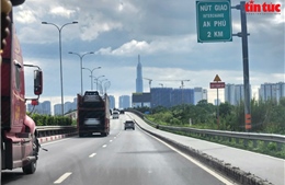 Tháo dỡ dải phân cách trên đường dẫn cao tốc TP Hồ Chí Minh-Long Thành-Dầu Giây để mở rộng làn ô tô