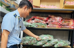 TP Hồ Chí Minh: Liên tiếp phát hiện thực phẩm không rõ nguồn gốc