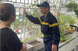 TP Hồ Chí Minh: Vận động gần 400 hộ dân tháo dỡ &#39;chuồng cọp&#39; tại các chung cư cũ