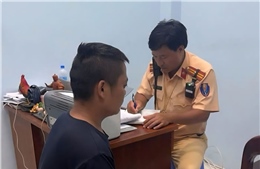Lập biên bản tài xế xe đầu kéo &#39;đánh võng&#39; trên cao tốc TP Hồ Chí Minh-Long Thành-Dầu Giây