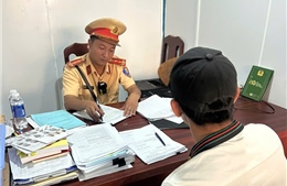 Thanh niên chạy xe lạng lách, đánh võng trên Quốc lộ 13 bị phạt 9 triệu đồng