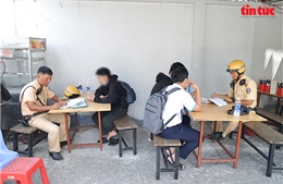 TP Hồ Chí Minh: Xử lý hàng loạt học sinh vi phạm giao thông tại cửa ngõ sân bay Tân Sơn Nhất