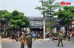 Cháy quán cà phê trong khu dân cư Vĩnh Lộc, khách hoảng hốt tháo chạy