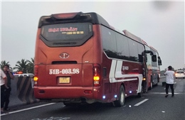 Ùn tắc kéo dài trên cao tốc TP Hồ Chí Minh - Trung Lương vì hai xe khách đâm nhau