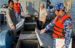 Cảnh sát biển tạm giữ tàu cá chở khoảng 40.000 lít dầu DO không rõ nguồn gốc