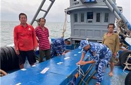 Tạm giữ tàu cá chở 50.000 lít dầu DO không rõ nguồn gốc