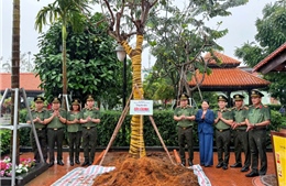 Công an TP Hồ Chí Minh phát động 'Tết trồng cây đời đời nhớ ơn Bác Hồ' Xuân Bính Ngọ