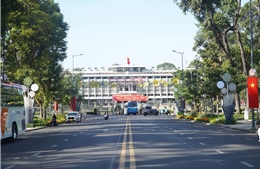 TP Hồ Chí Minh bình yên trong sáng mùng 1 Tết