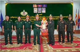 Bộ Tư lệnh TP Hồ Chí Minh chúc Tết Chol Chnam Thmay tại tỉnh Kampong Thom (Campuchia)