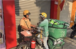 TP Hồ Chí Minh: Phạt nguội 192 trường hợp đi xe máy trên vỉa hè