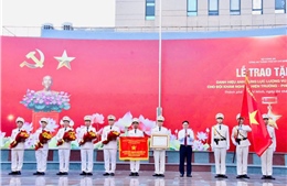 Hai tập thể Công an TP Hồ Chí Minh được phong tặng danh hiệu Anh hùng