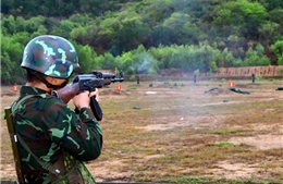Chiến sĩ mới Trung đoàn Minh Đạm tự tin vượt kiểm tra bắn đạn thật