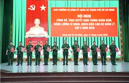 Bộ Tư lệnh TP Hồ Chí Minh trao quyết định thăng quân hàm, nâng lương cho cán bộ quản lý