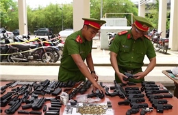 Công an TP Hồ Chí Minh triệt phá đường dây chế tạo, mua bán vũ khí quân dụng qua mạng