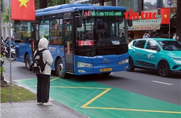 TP Hồ Chí Minh sơn phản quang điểm dừng xe buýt, tăng nhận diện và hạn chế lấn chiếm