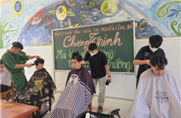 Bộ đội Biên phòng đồng hành cùng học sinh qua chương trình ‘Mái tóc yêu thương’