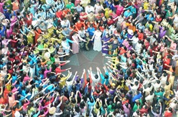 Trên 3.000 phụ nữ đồng diễn với áo dài trên phố đi bộ Nguyễn Huệ