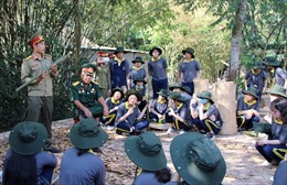 Học sinh hào hứng trải nghiệm ‘Một ngày làm chiến sỹ Biệt động Sài Gòn&#39;