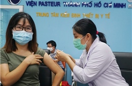 Khoảng 100 phóng viên tại TP Hồ Chí Minh được tiêm vaccine COVID-19 