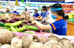 Nhiều siêu thị ở TP Hồ Chí Minh thông báo đóng cửa trước 18 giờ để phòng dịch