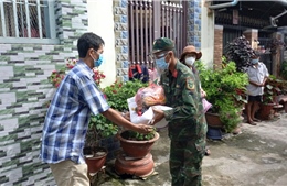 TP Hồ Chí Minh: Người lao động đang ở trọ phấn khởi khi được nhận tiền hỗ trợ