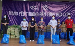 Hàng ngàn túi quà an sinh tiếp tục đến với người dân TP Hồ Chí Minh