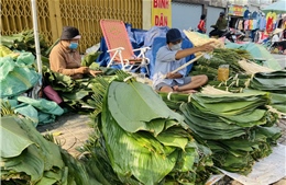 Chợ lá dong lớn nhất TP Hồ Chí Minh vào mùa Tết