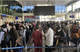 Sân bay Tân Sơn Nhất tiếp tục &#39;quá tải&#39; những ngày cuối năm
