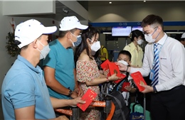 TP Hồ Chí Minh: Du khách nhộn nhịp xuất hành đi chơi mùng 1 Tết