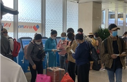 TP Hồ Chí Minh đề xuất dùng xe buýt giảm tải hành khách cho sân bay Tân Sơn Nhất
