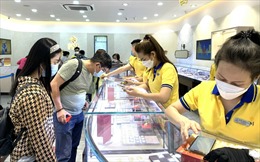 Nhộn nhịp mua vàng cầu may ngày vía Thần Tài ở TP Hồ Chí Minh
