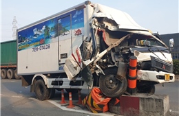 Xe tải mất phanh gây tai nạn liên hoàn trên Quốc lộ 1A
