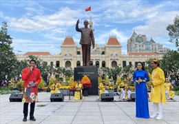 TP Hồ Chí Minh: Biểu diễn đờn ca tài tử để hút khách du Xuân 