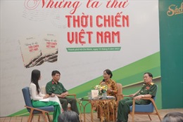 Ra mắt sách &#39;Những lá thư thời chiến Việt Nam&#39;