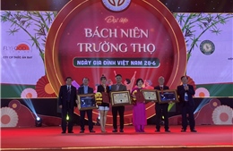 TP Hồ Chí Minh: 1.000 gia đình tham gia đại tiệc Bách niên trường thọ