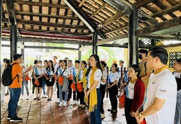 TP Hồ Chí Minh: Trải nghiệm tour ‘Tìm lại dấu xưa’ và tham gia từ thiện