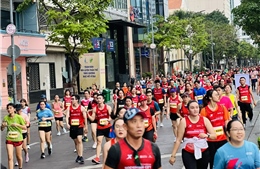 TP Hồ Chí Minh: 15.000 VĐV chạy với thông điệp &#39;Bước chạy vì một Việt Nam vượt trội&#39;