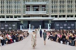 TP Hồ Chí Minh: Độc đáo show thời trang kế hợp nghệ thuật, kiến trúc và công nghệ