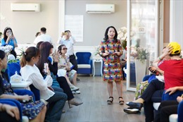 Du khách thích thú trải nghiệm tour kích cầu du lịch TP Hồ Chí Minh