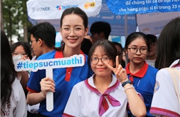 TP Hồ Chí Minh: Các tình nguyện viên tích cực &#39;tiếp sức&#39; cho sĩ tử