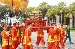 TP Hồ Chí Minh: Dâng bánh Tét lên Quốc tổ Hùng Vương và Đức Lễ Thành Hầu Nguyễn Hữu Cảnh