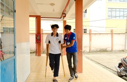 Sinh viên tình nguyện luôn sát cánh cùng các sĩ tử tại TP Hồ Chí Minh