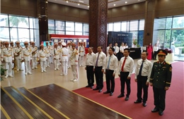 Đoàn đại biểu TP Hồ Chí Minh dâng hương tri ân các anh hùng liệt sĩ