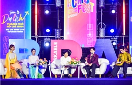 Đại sứ kết nối du khách với áo dài Việt tại Tuần lễ Du lịch TP Hồ Chí Minh