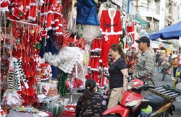 Giáng sinh cận kề, thị trường đồ trang trí Noel vẫn trầm lắng