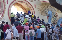 TP Hồ Chí Minh nhộn nhịp du khách ngày đầu nghỉ Tết Dương lịch