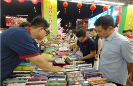 Đường sách Tết Bính Ngọ 2026 hút khách, tiêu thụ hơn 40.700 bản sách