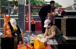 Tảo mộ cuối năm - Nét đẹp gìn giữ đạo lý nguồn cội