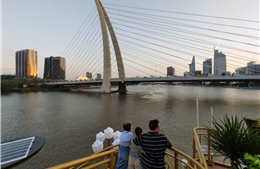Hấp dẫn tour du thuyền ngắm hoàng hôn trên sông Sài Gòn 